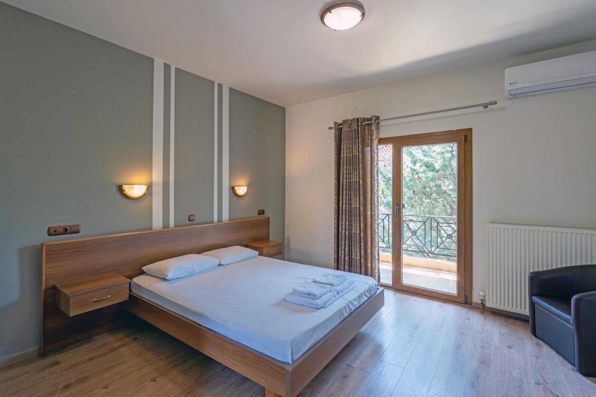 Ángistron Hotel Agistro מראה חיצוני תמונה