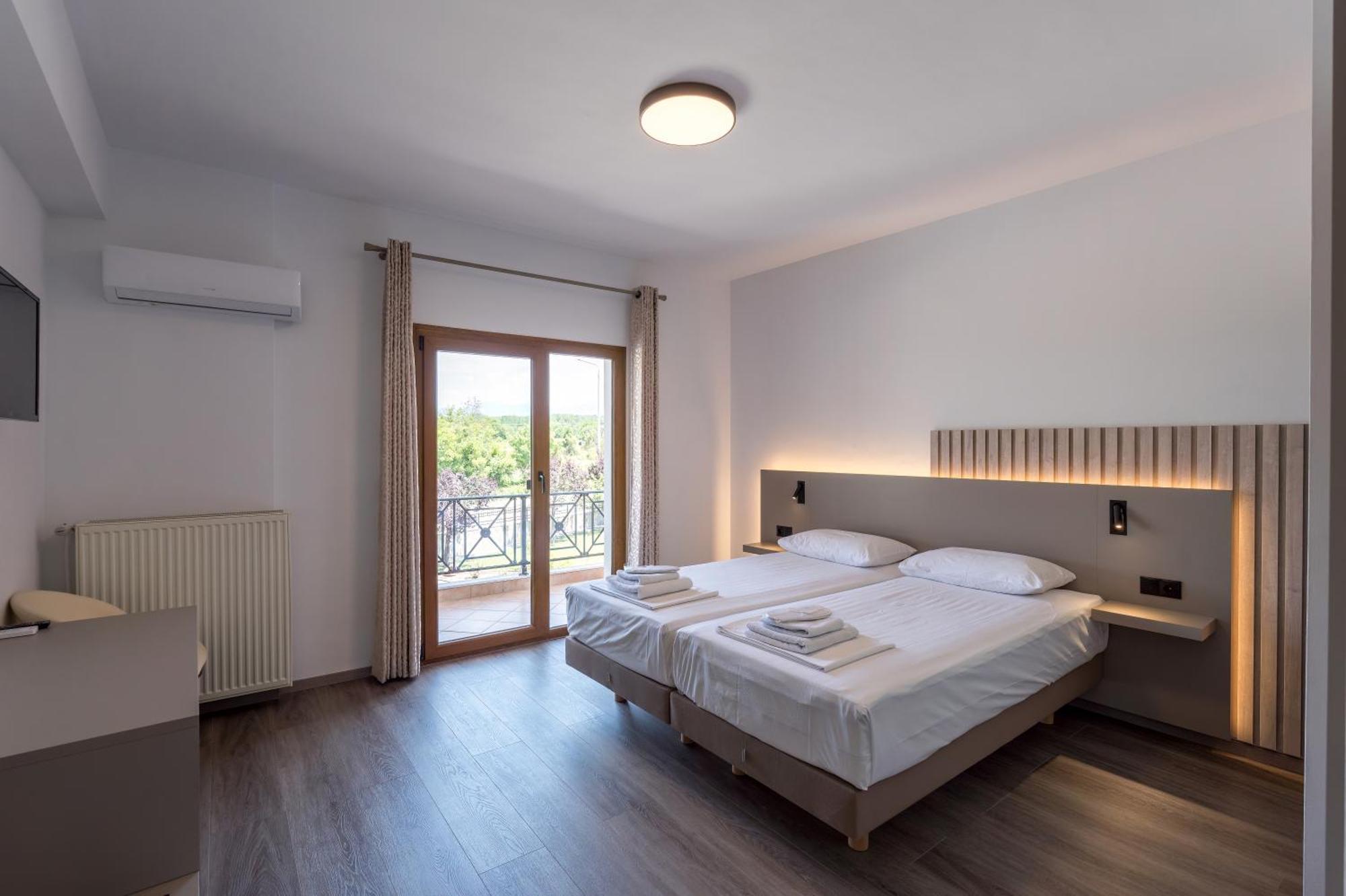 Ángistron Hotel Agistro מראה חיצוני תמונה
