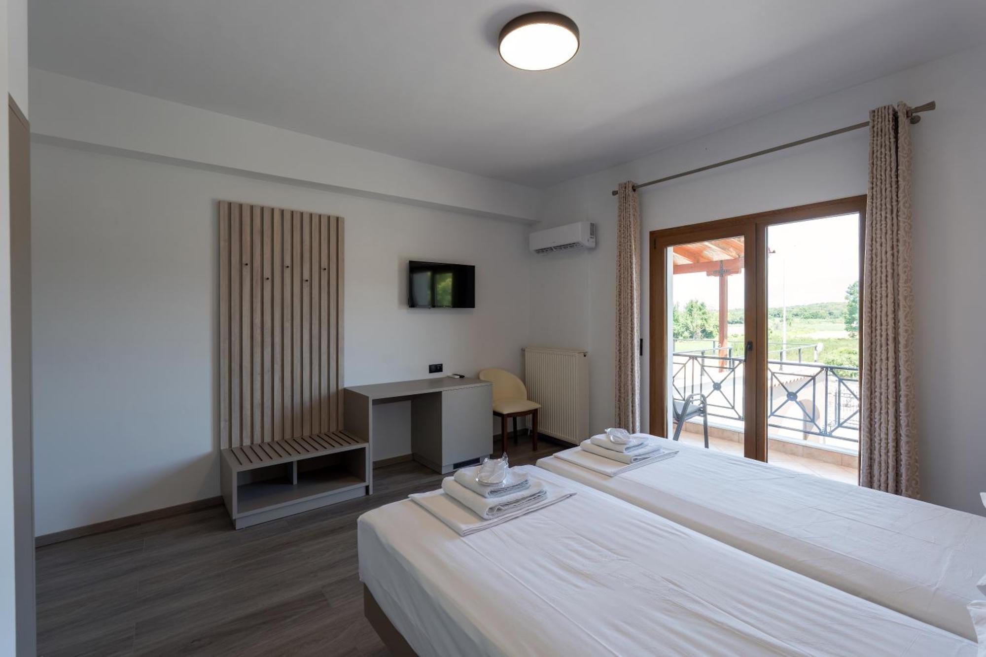 Ángistron Hotel Agistro מראה חיצוני תמונה