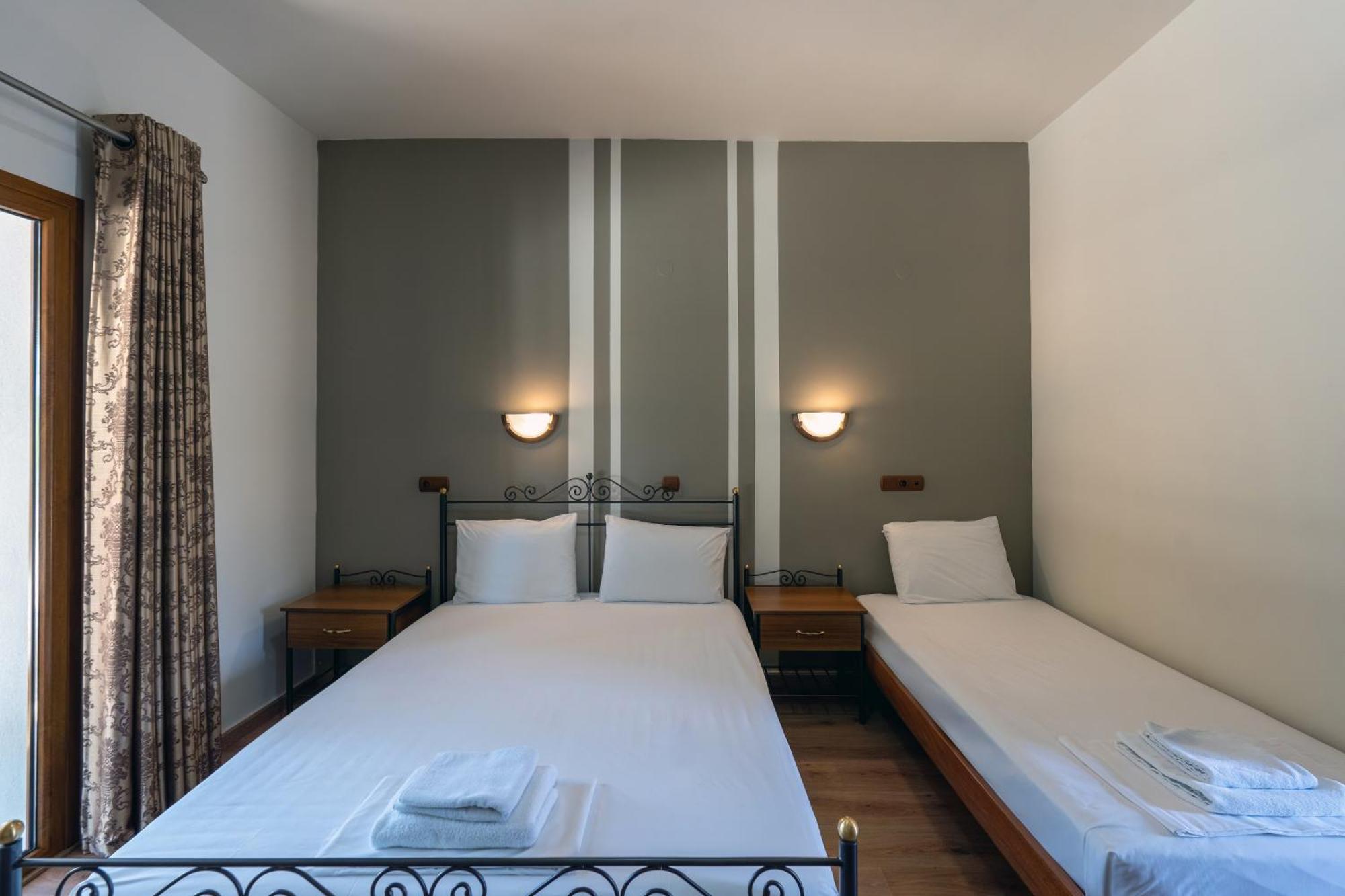 Ángistron Hotel Agistro מראה חיצוני תמונה