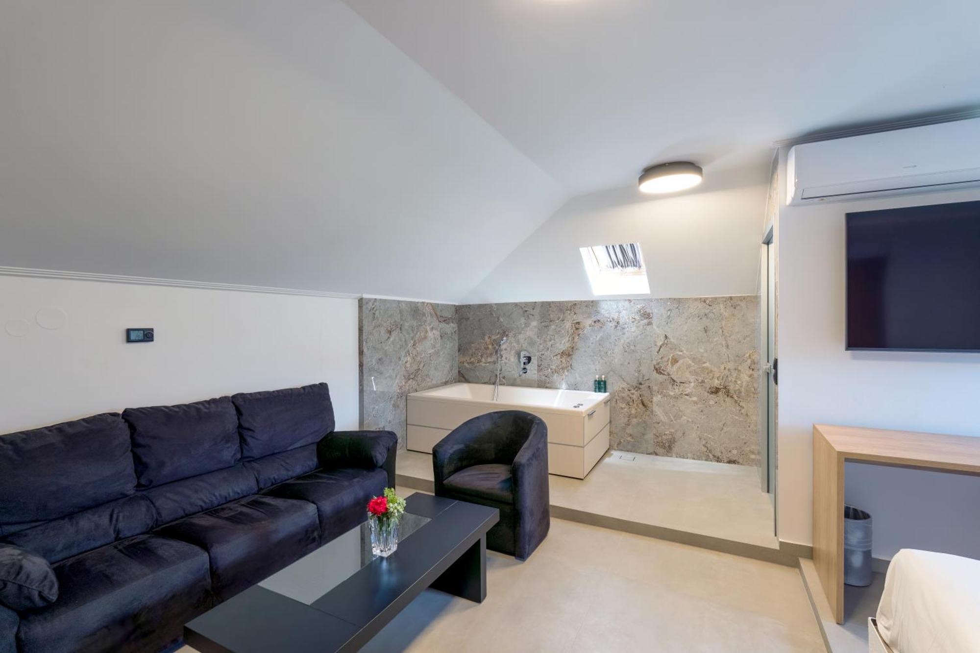 Ángistron Hotel Agistro מראה חיצוני תמונה