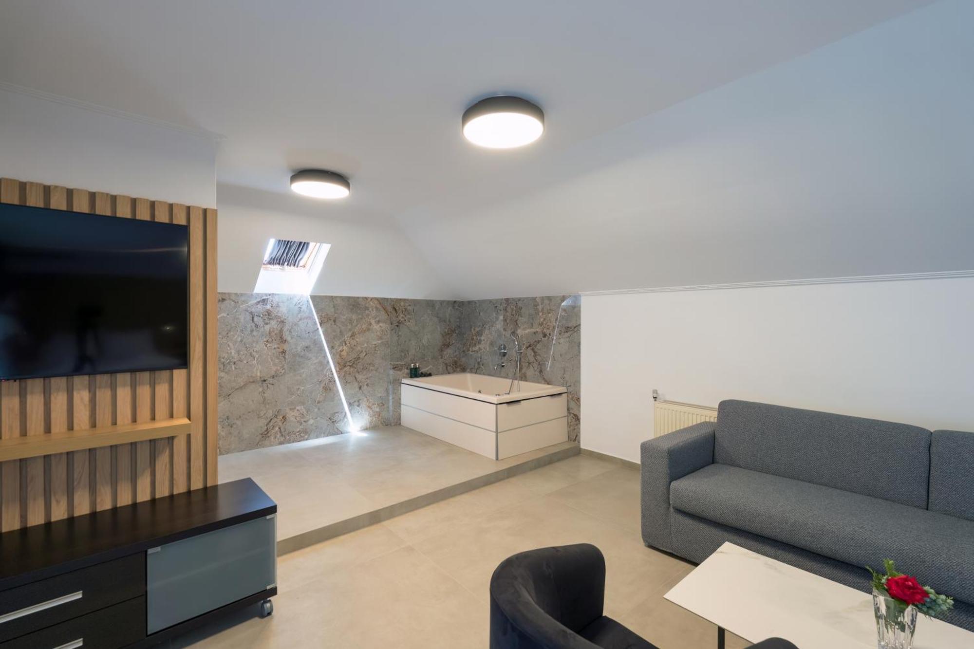 Ángistron Hotel Agistro מראה חיצוני תמונה