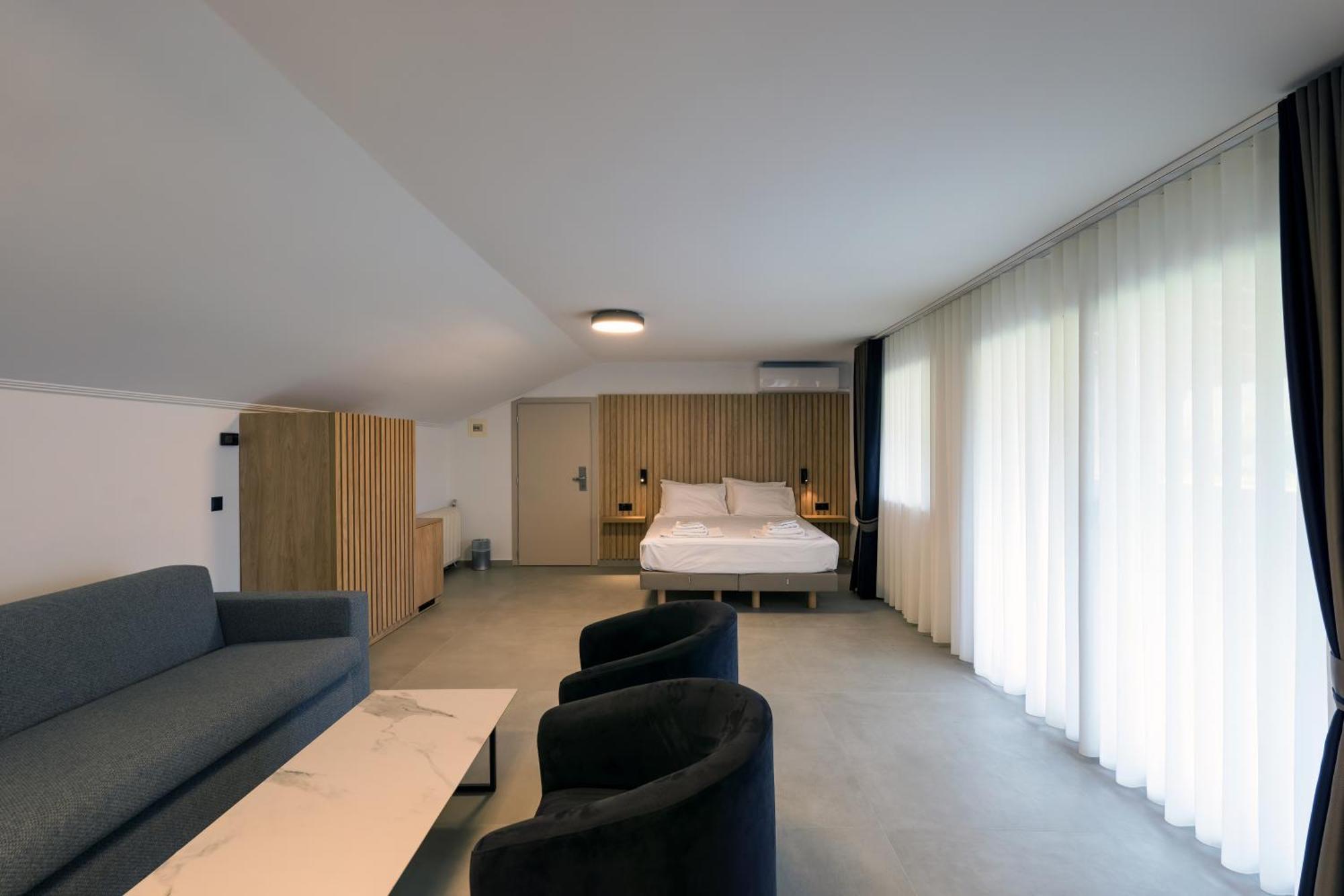 Ángistron Hotel Agistro מראה חיצוני תמונה
